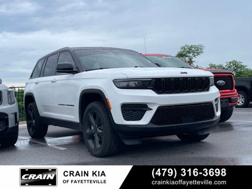 2025 Jeep Grand Cherokee Altitude - RAIN SENSING WIPERS / APPLE CARPLAY