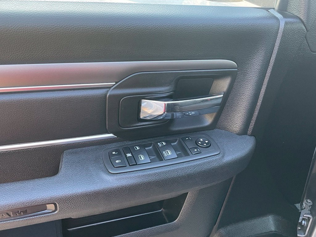 2022 RAM 1500 Classic Warlock - REMOTE START / APPLE CARPLAY