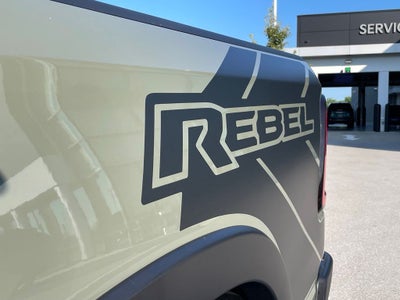 2026 RAM 1500 Rebel - POWER ADJUSTABLE PEDALS / POWER TAILGATE