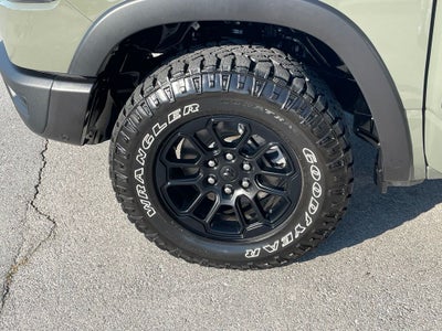 2026 RAM 1500 Rebel - POWER ADJUSTABLE PEDALS / POWER TAILGATE