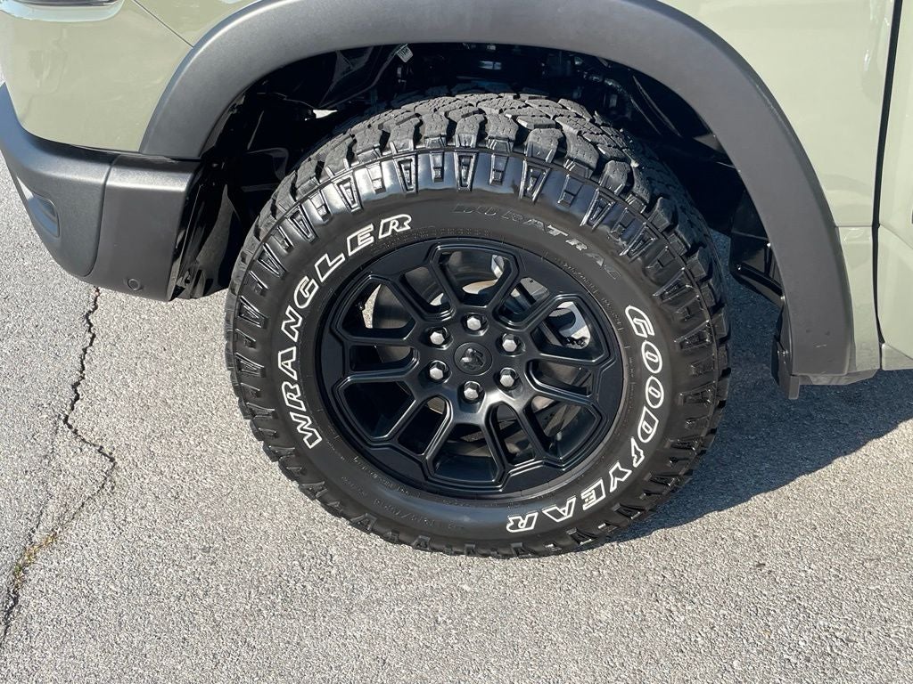 2026 RAM 1500 Rebel - POWER ADJUSTABLE PEDALS / POWER TAILGATE