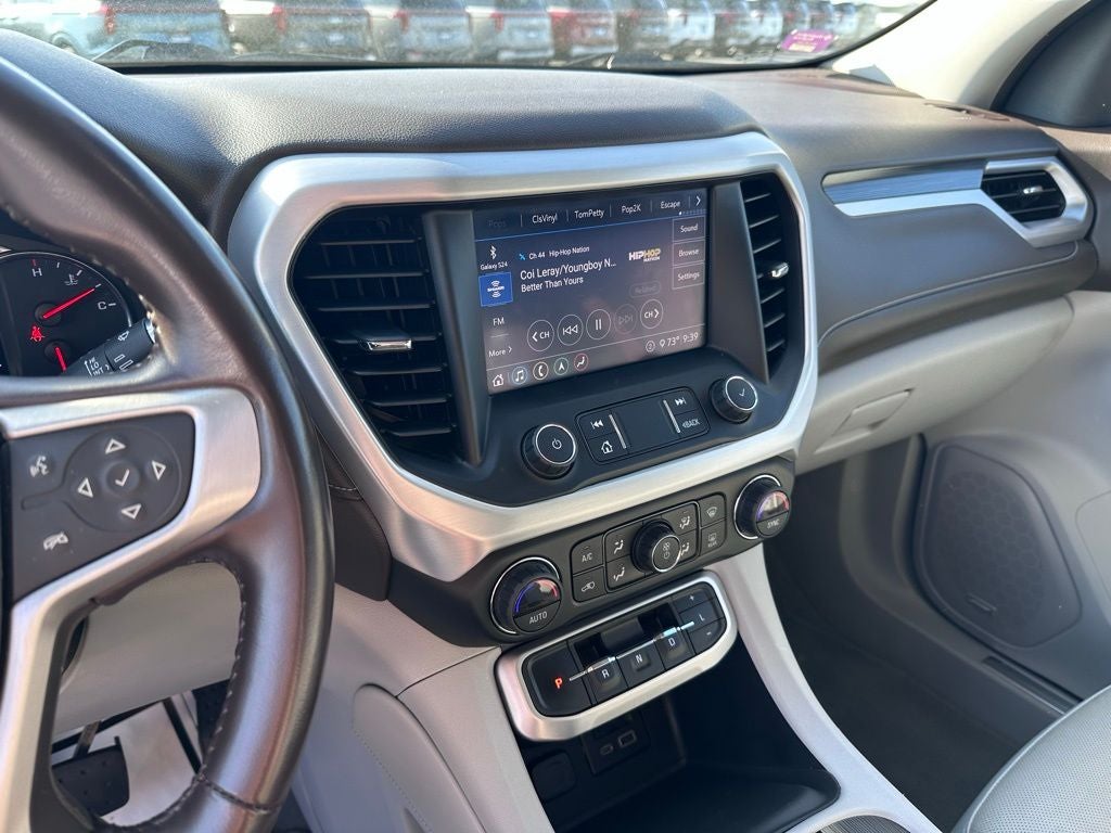 2020 GMC Acadia SLT - ONE OWNER / 7 PASSENGER