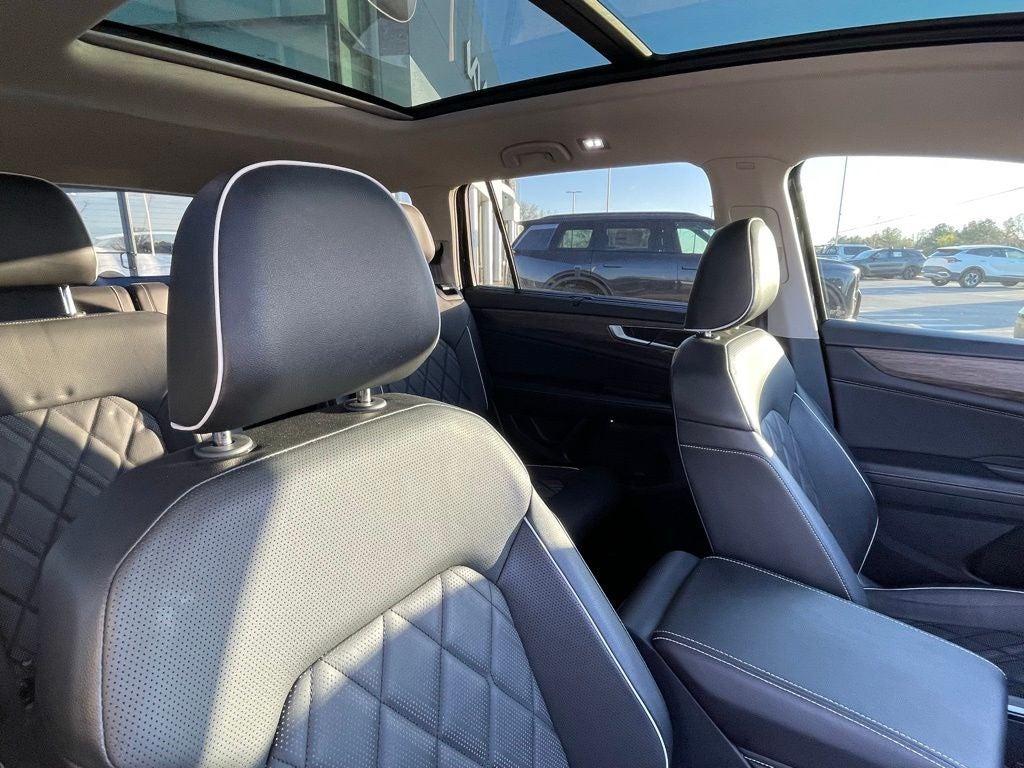 2024 Volkswagen Atlas 2.0T SEL Premium R-Line - MEMORY SEATS