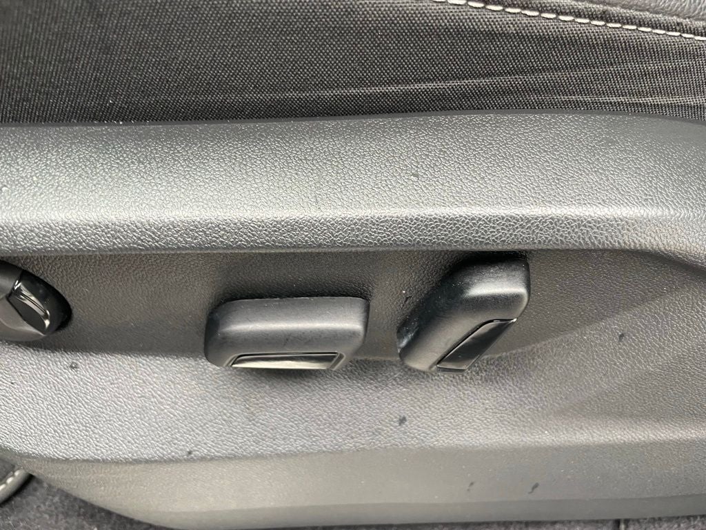 2023 Volkswagen Atlas 2.0T SE w/Technology - PANORAMIC SUNROOF / AWD