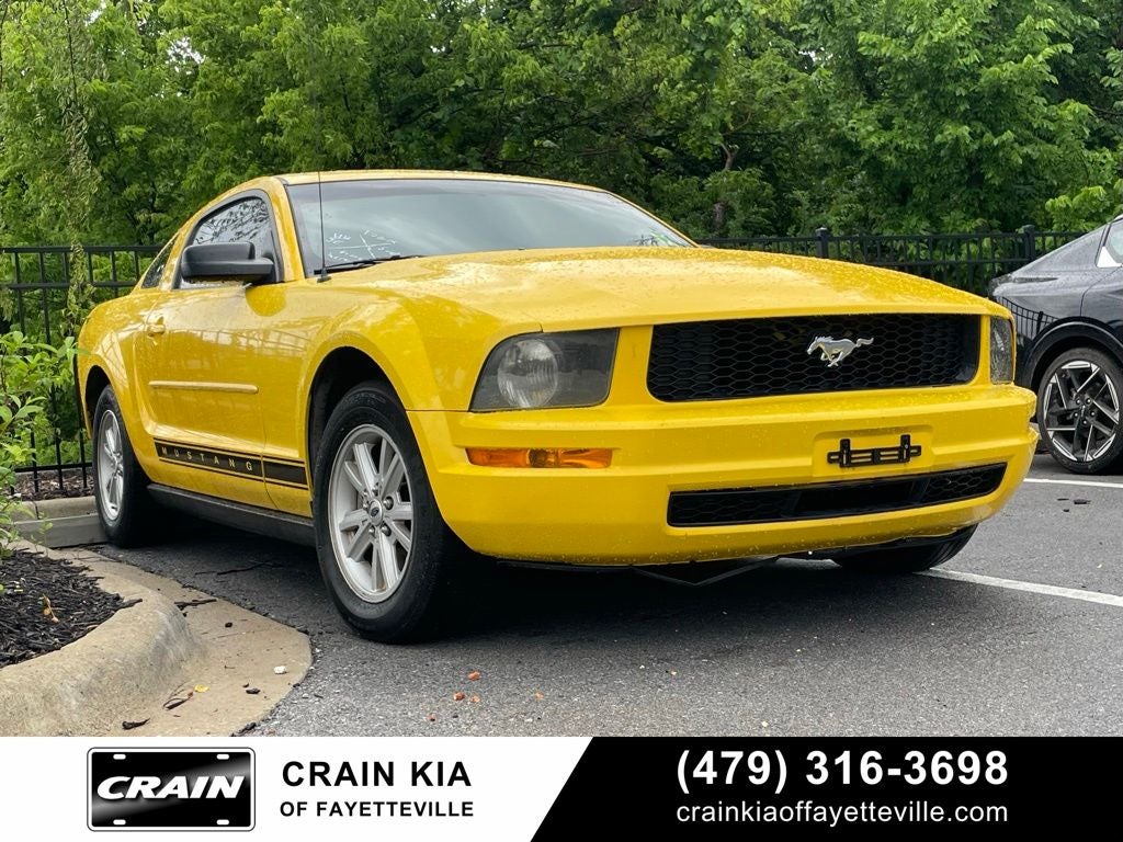 2005 Ford Mustang Base