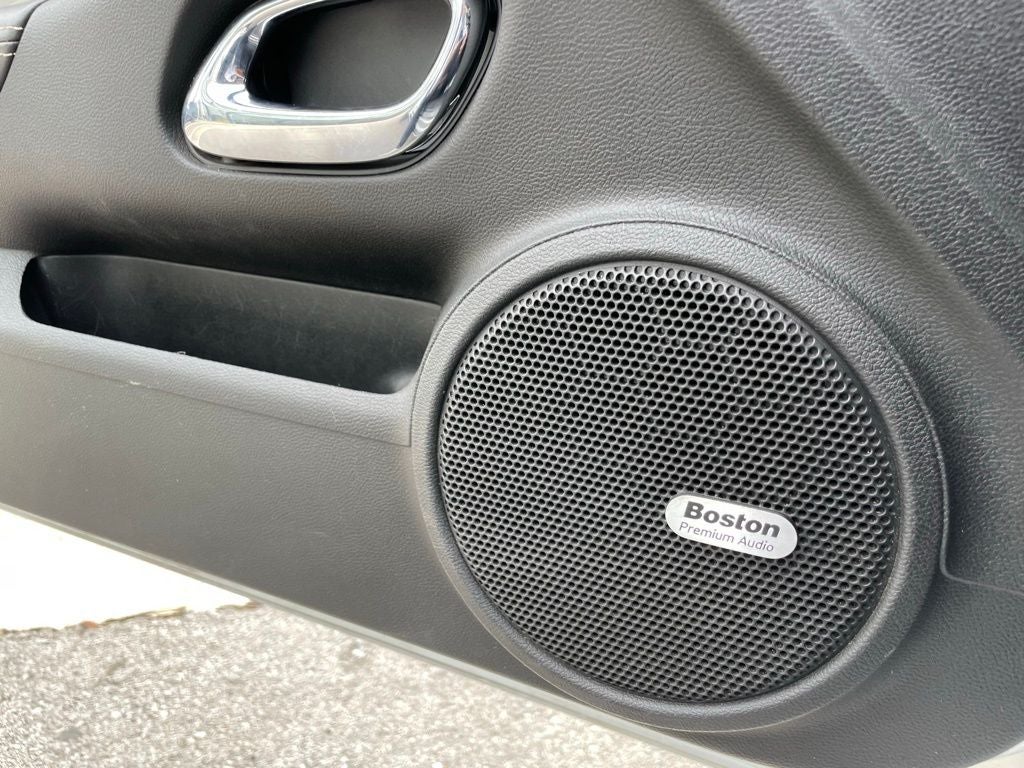 2011 Chevrolet Camaro SS 2SS - LOW MILEAGE / SUNROOF