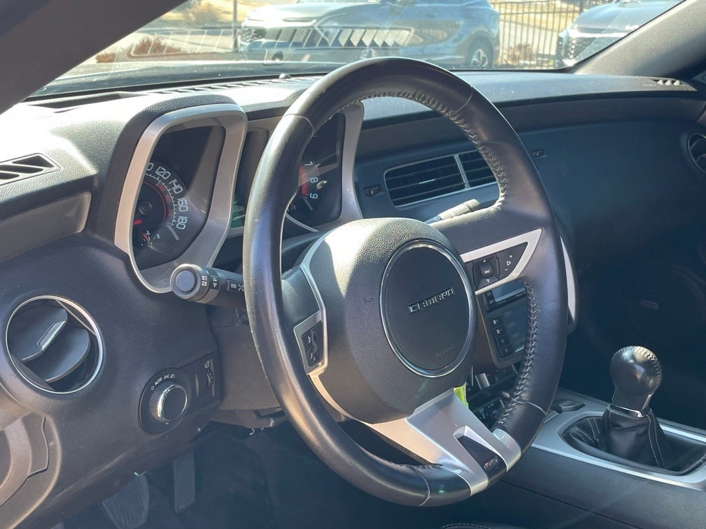 2011 Chevrolet Camaro SS 2SS - LOW MILEAGE / SUNROOF