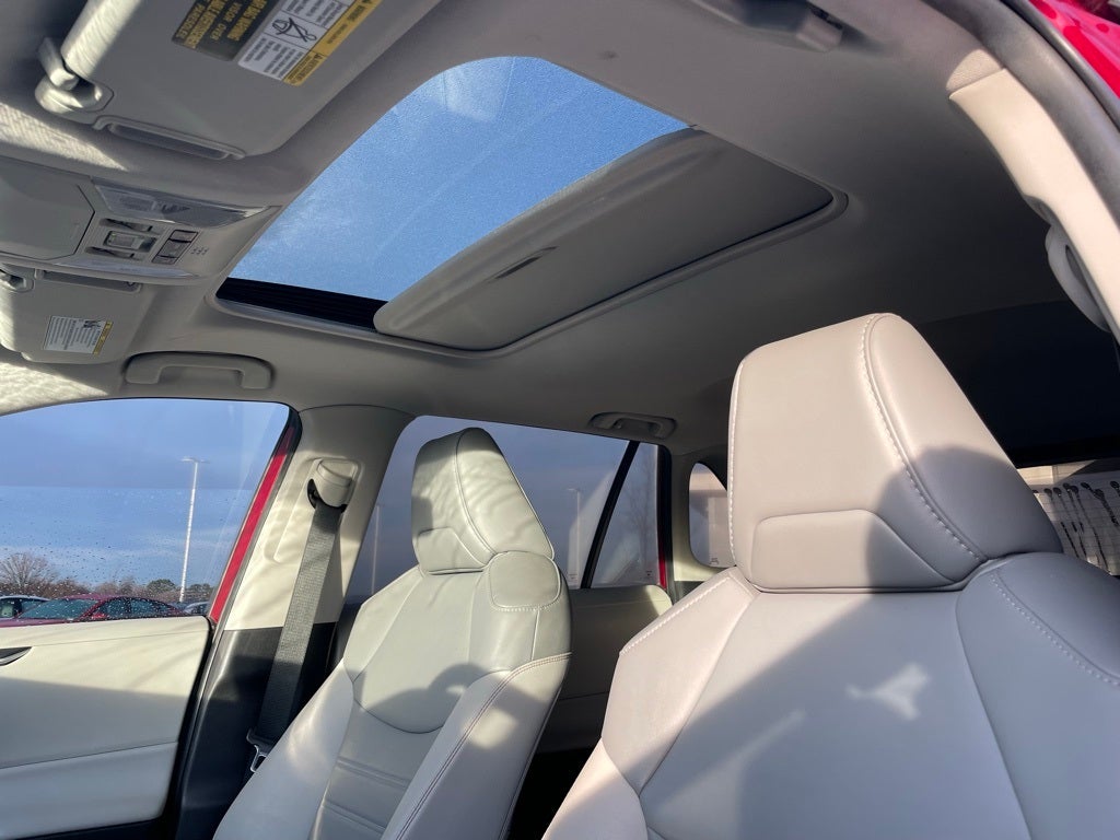 2021 Toyota RAV4 XLE Premium - PRE-COLLSION SYSTEM / AUTOMATIC HIGH BEAMS