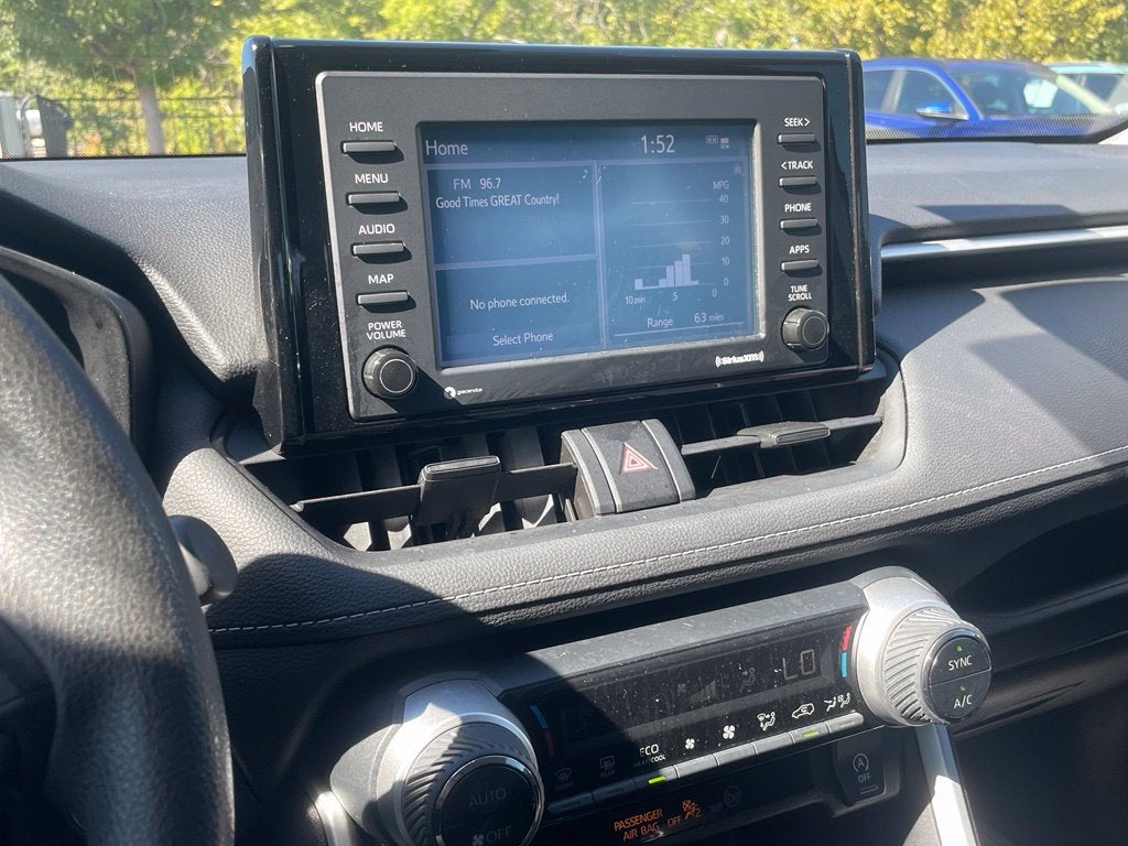 2021 Toyota RAV4 XLE - APPLE CARPLAY / AWD
