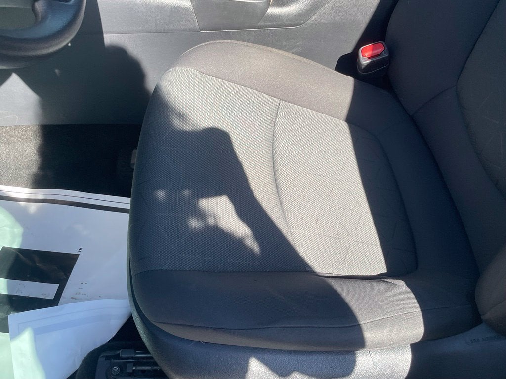 2021 Toyota RAV4 XLE - APPLE CARPLAY / AWD