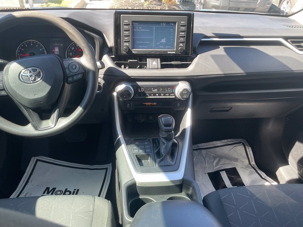 2021 Toyota RAV4 XLE - APPLE CARPLAY / AWD