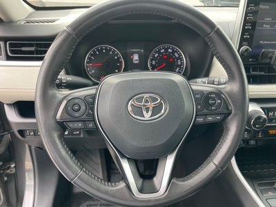 2022 Toyota RAV4 XLE - MOONROOF / RADAR CRUISE