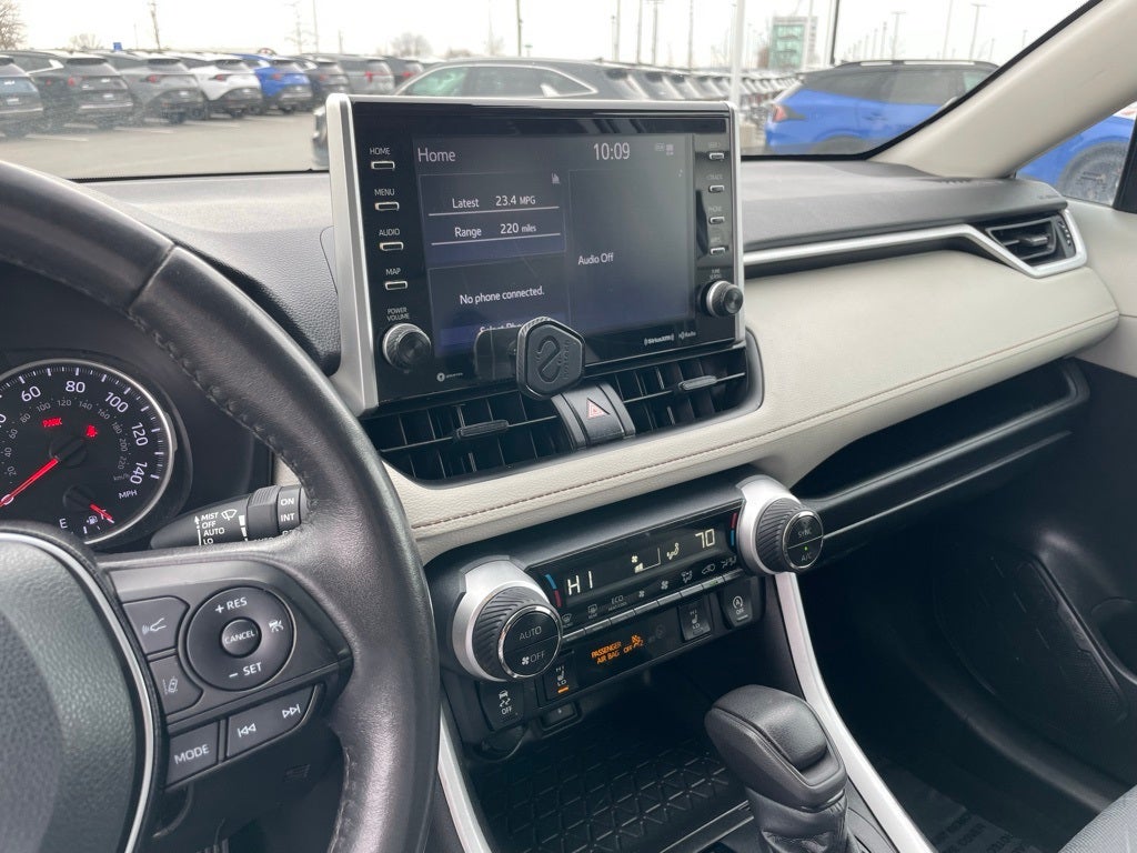 2022 Toyota RAV4 XLE - MOONROOF / RADAR CRUISE