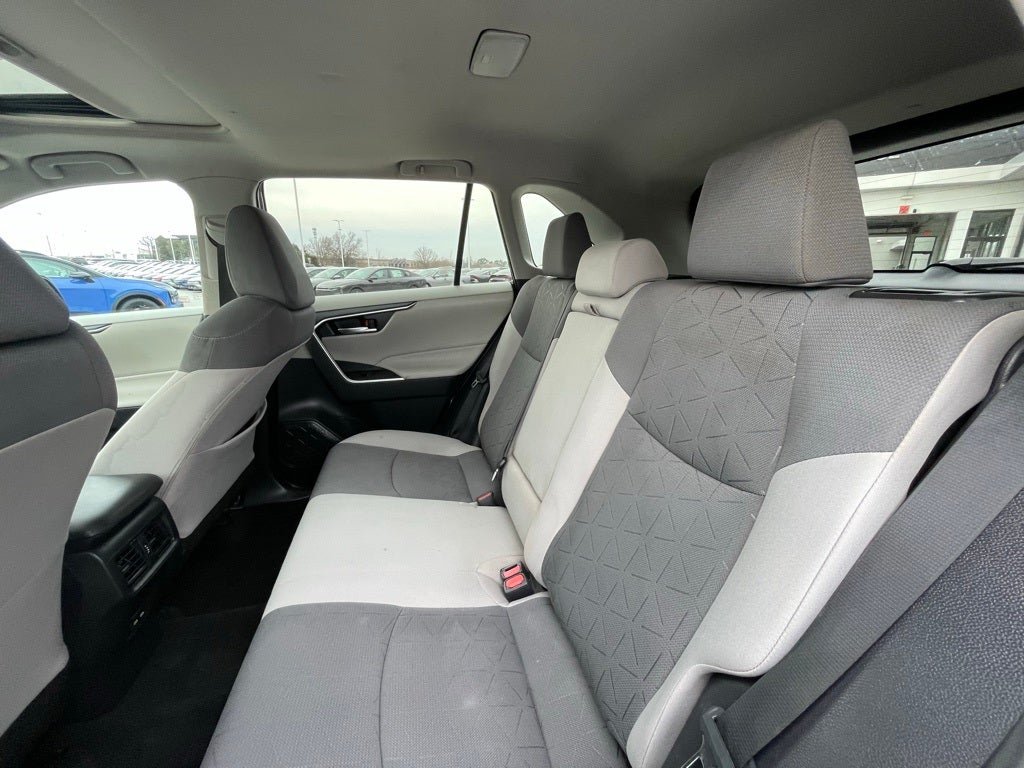 2022 Toyota RAV4 XLE - MOONROOF / RADAR CRUISE