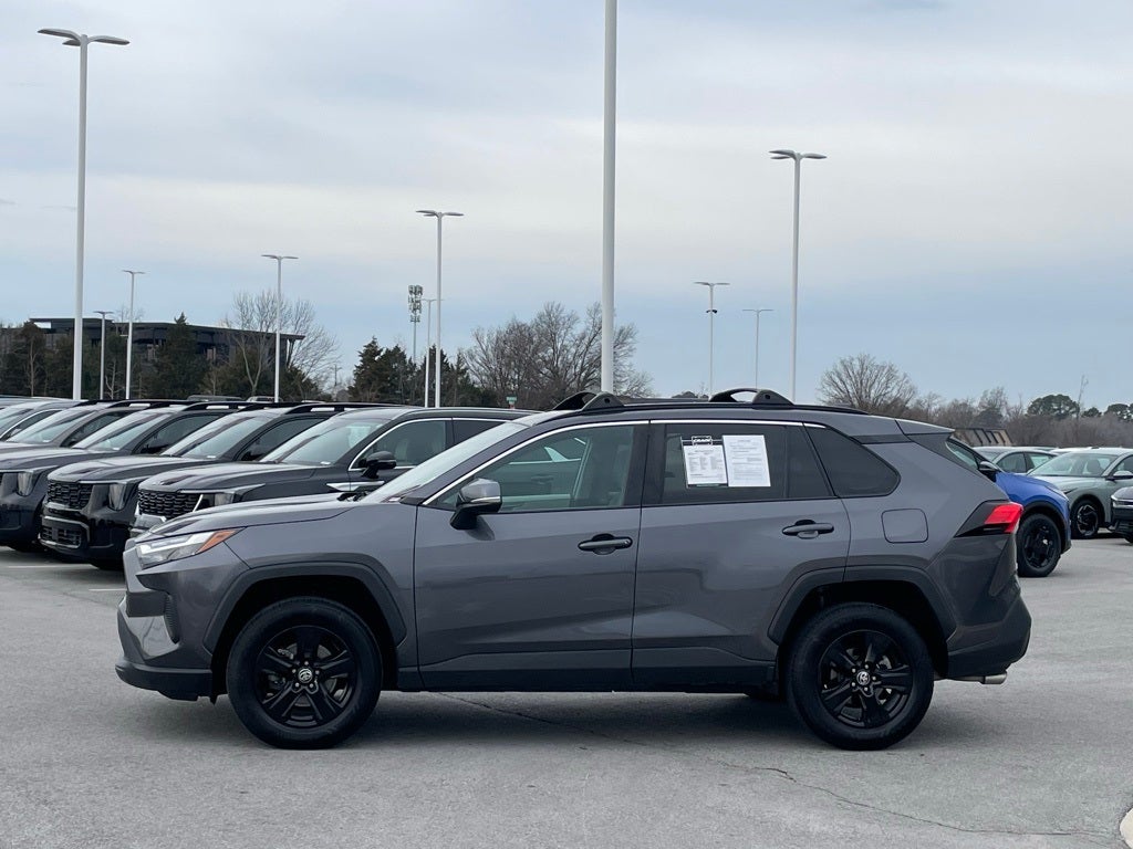 2022 Toyota RAV4 XLE - MOONROOF / RADAR CRUISE
