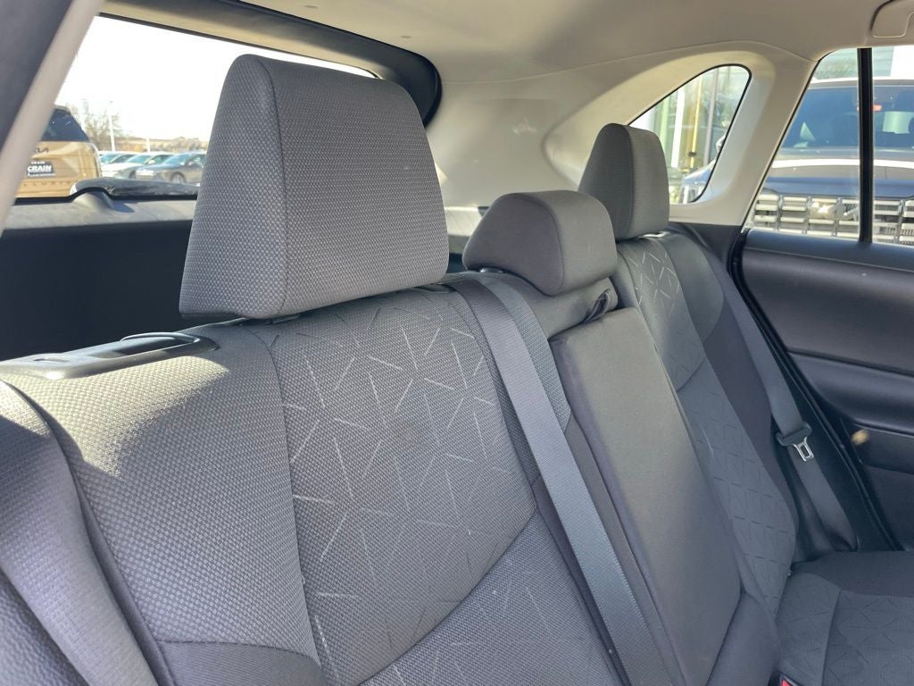 2024 Toyota RAV4 XLE - WIRELESS CARPLAY / BLIND SPOT MONITOR