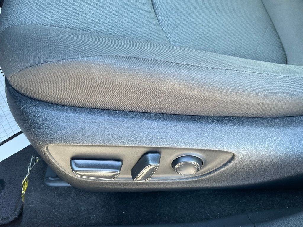 2024 Toyota RAV4 XLE - BLIND SPOT MONITOR / 7 INCH DISPLAY