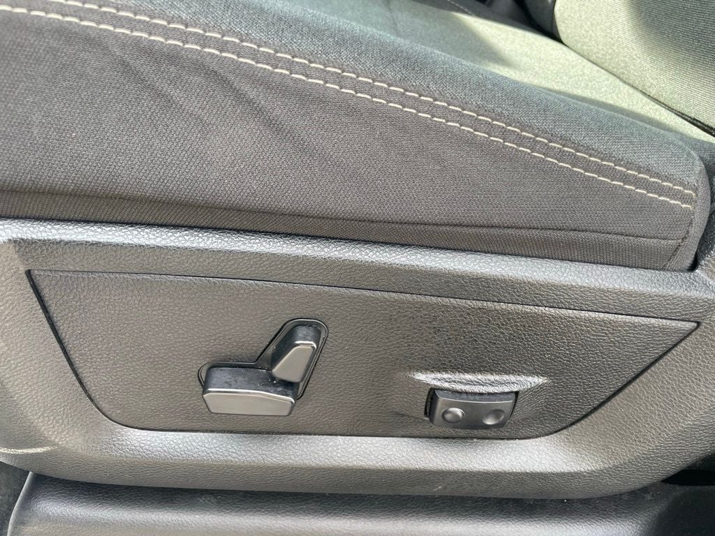 2025 RAM 2500 Big Horn - 6.7 CUMMINS DIESEL / REMOTE START