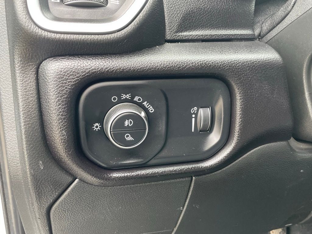 2023 RAM 2500 Big Horn - 6.7 CUMMINS / POWER TELESCOPING MIRRORS