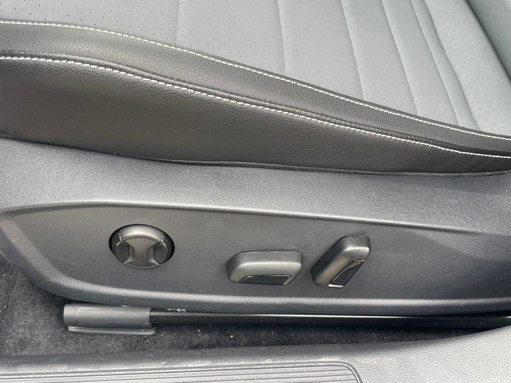 2025 Volkswagen Jetta 1.5T SE - POWER SUNROOF / BLIND SPOT MONITOR