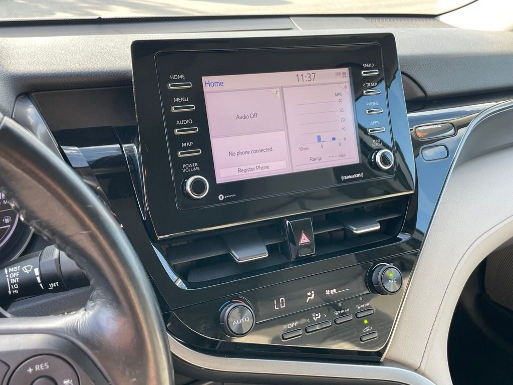 2021 Toyota Camry SE - 39 MPG / APPLE CARPLAY
