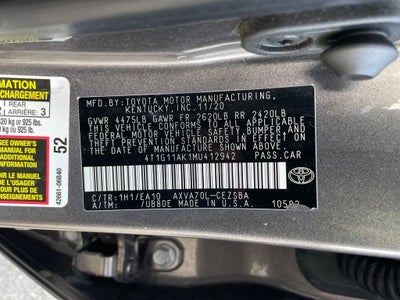 2021 Toyota Camry SE - 39 MPG / APPLE CARPLAY