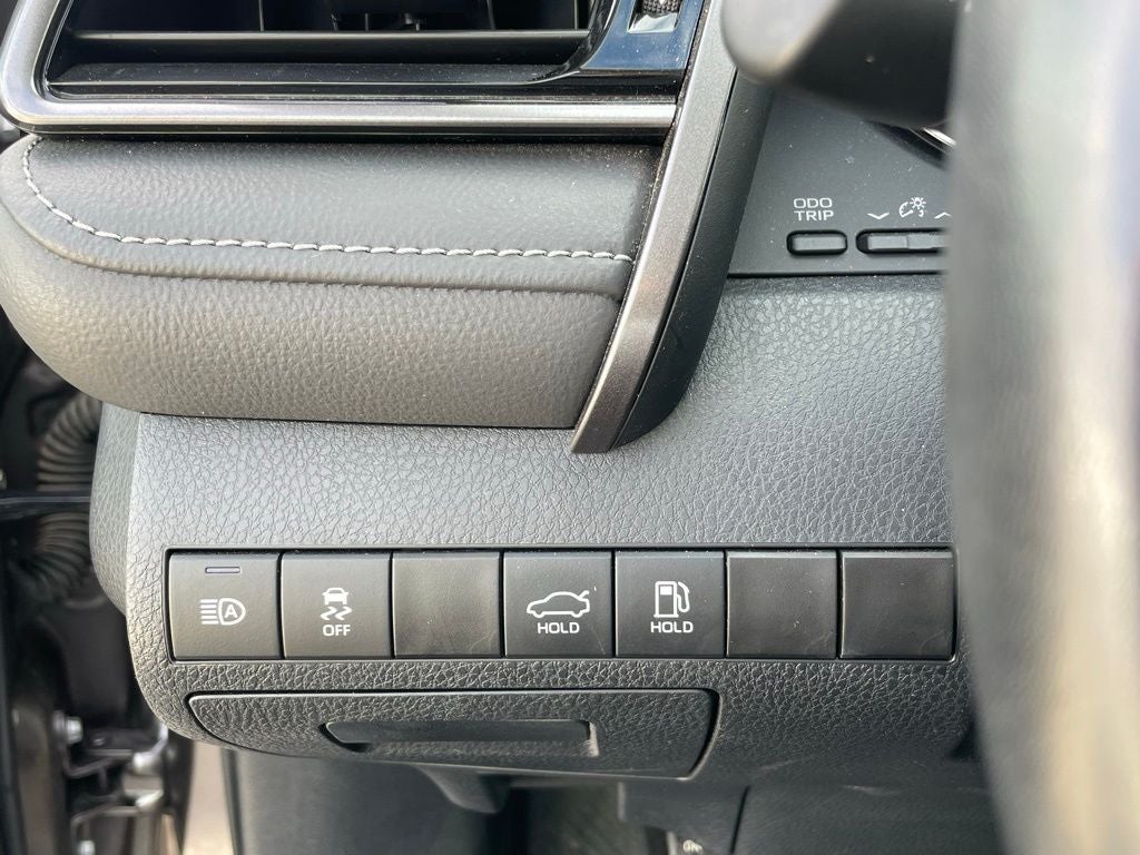 2024 Toyota Camry SE - 40 MPG / APPLE CARPLAY