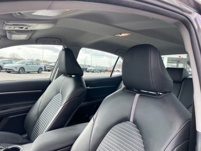 2024 Toyota Camry SE - 40 MPG / APPLE CARPLAY