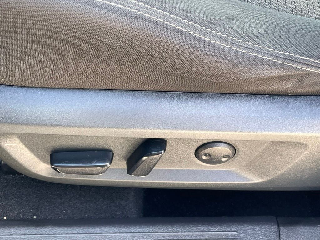 2021 Nissan Rogue SV - REMOTE START / AUTO HEADLIGHTS