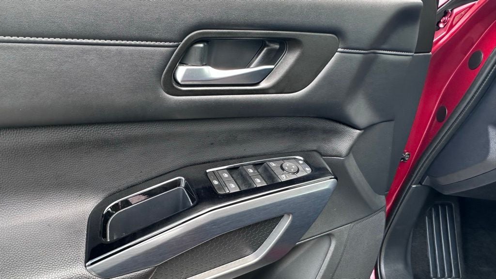 2024 Nissan Pathfinder SL - POWER LIFTGATE / WIRELSS CHARGER