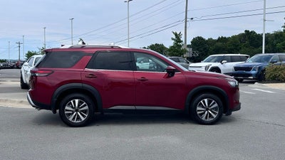 2024 Nissan Pathfinder SL - POWER LIFTGATE / WIRELSS CHARGER