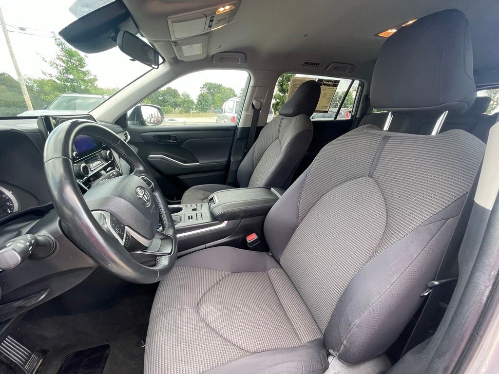 2024 Toyota Highlander LE - 3RD ROW / POWER LIFTGATE