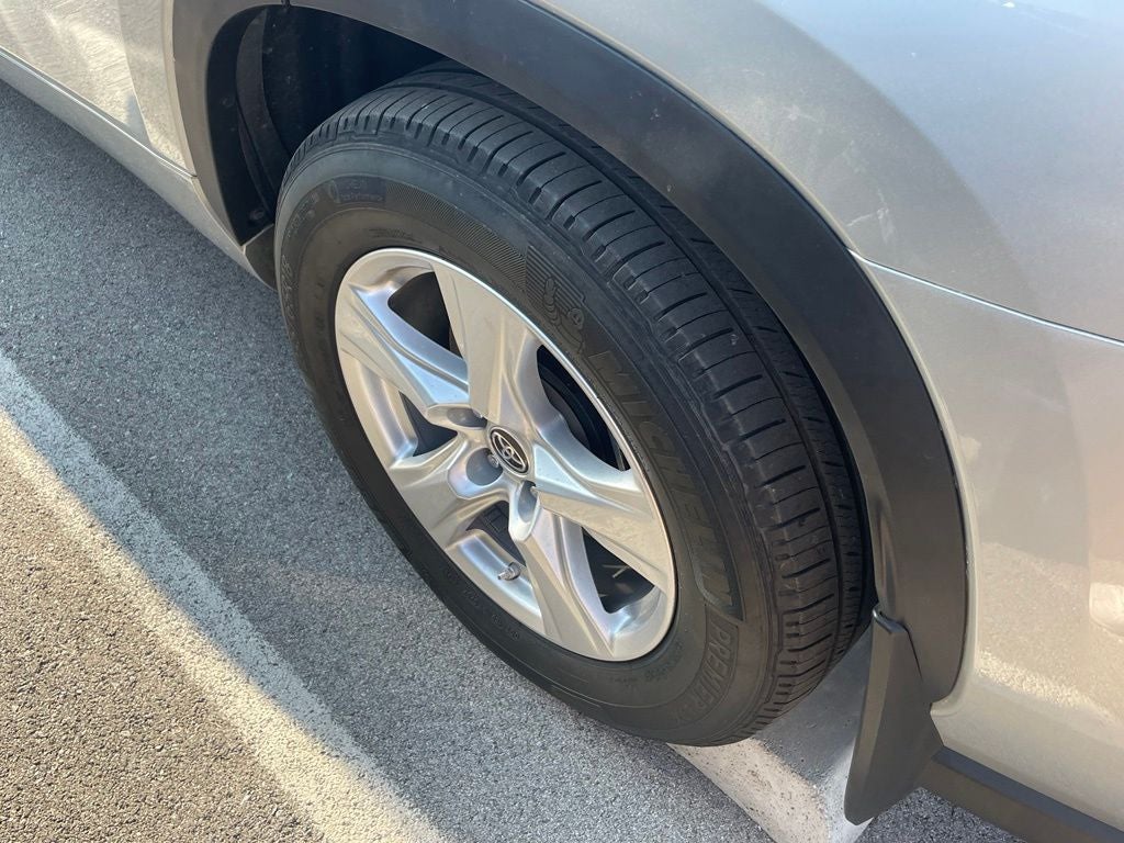 2024 Toyota Highlander LE - 3RD ROW / POWER LIFTGATE