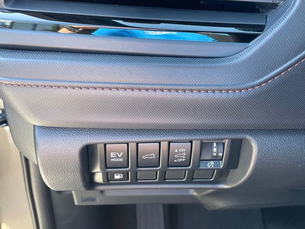 2025 Subaru Forester Hybrid Touring - POWER MOONROOF / VENTILATED SEATS