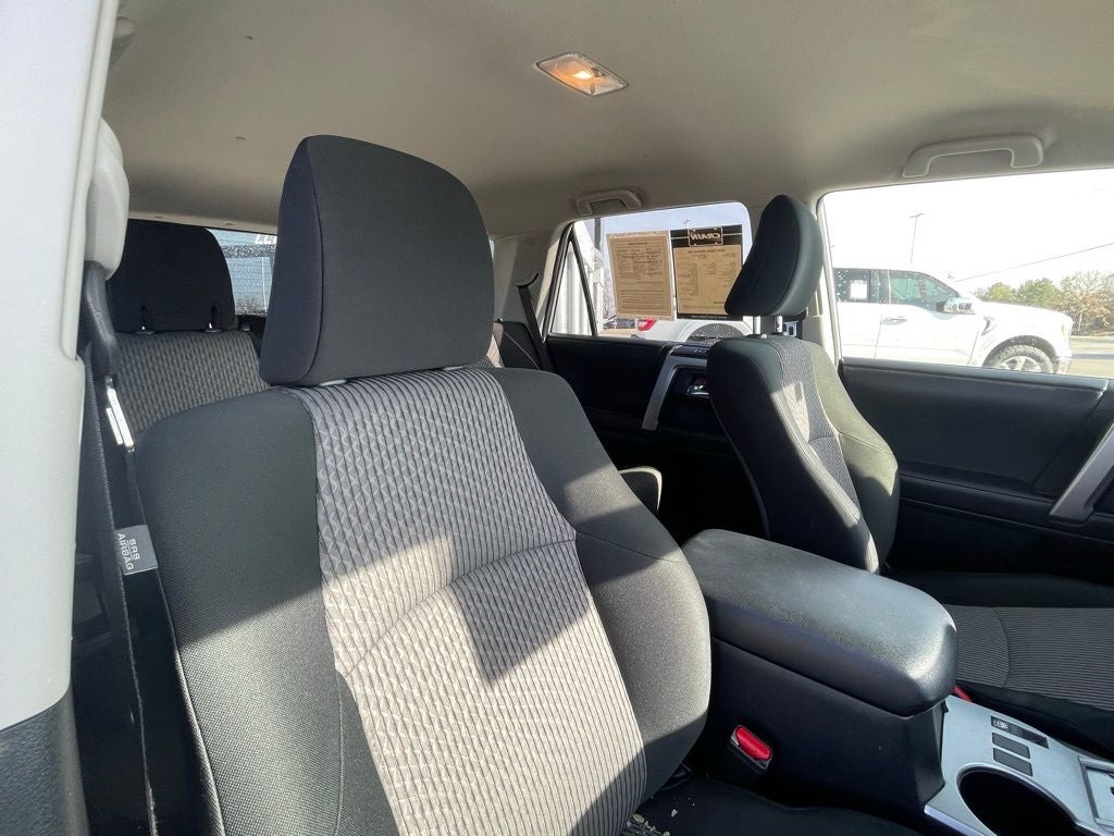 2024 Toyota 4Runner SR5 - TOYOTA SAFETY SENSE / 8-INCH TOUCHSCREEN