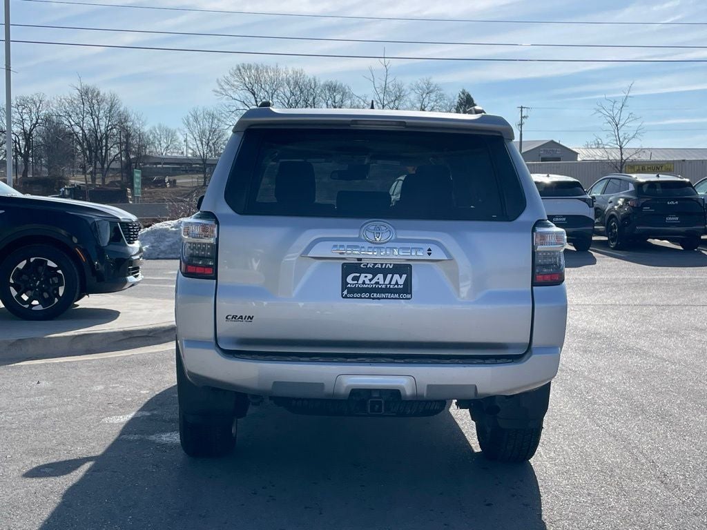 2024 Toyota 4Runner SR5 - TOYOTA SAFETY SENSE / 8-INCH TOUCHSCREEN