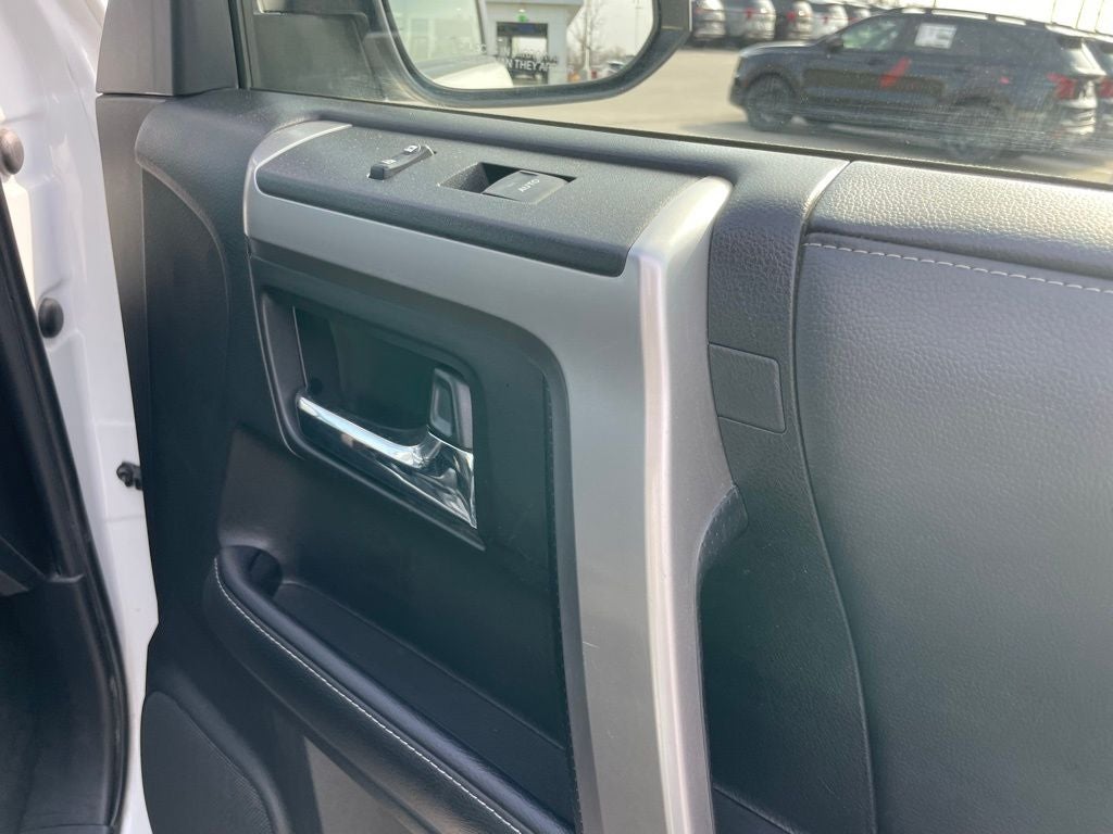 2024 Toyota 4Runner SR5 - 8 INCH TOUCHSCREEN / ANDROID AUTO