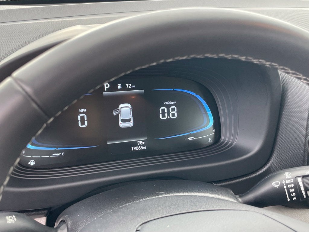 2025 Hyundai Venue SEL - POWER MOONROOF / APPLE CARPLAY