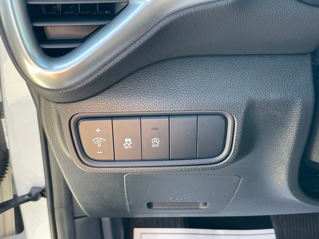 2025 Kia Soul LX - KIA CERTIFIED / APPLE CARPLAY