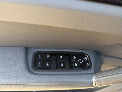 2019 Porsche Cayenne Base - PANORAMIC SUNROOF / MEMORY SEATS