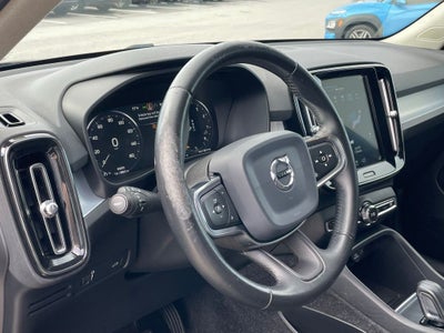 2020 Volvo XC40 Momentum - POWER TAILGATE / MEMORY SEATS