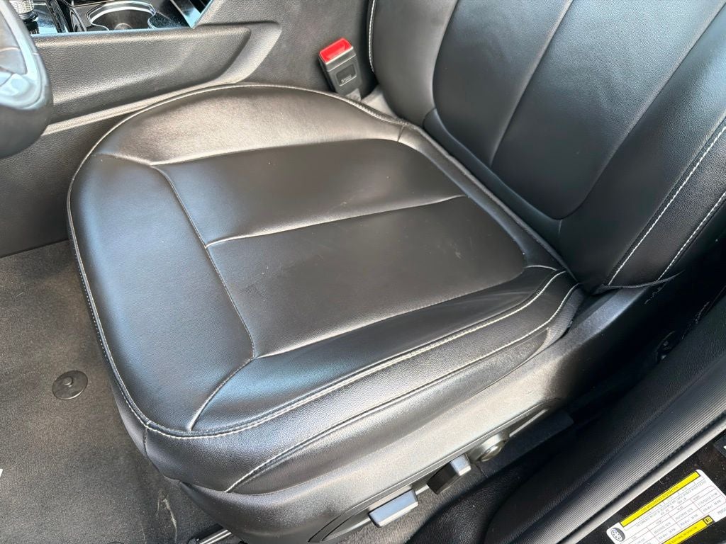 2023 Jeep Grand Cherokee Limited Black Appearance Pkg, CarFax One Owner