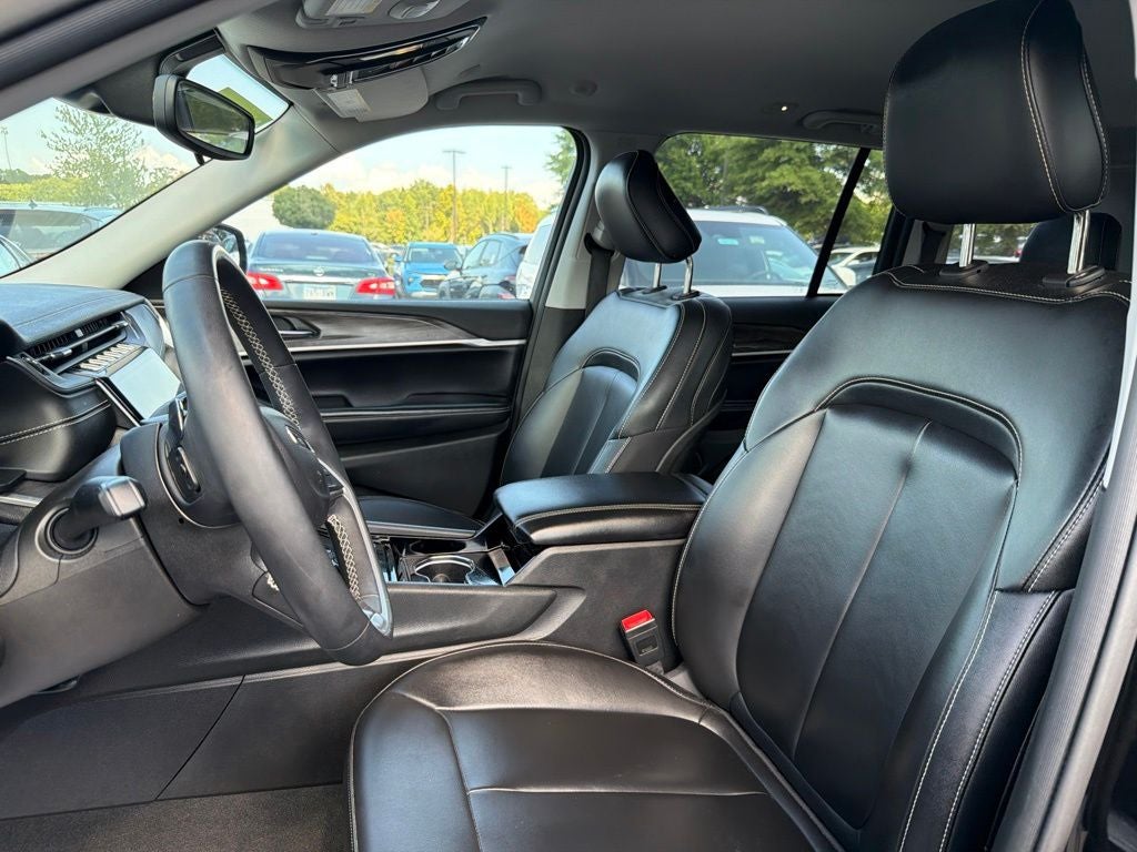 2023 Jeep Grand Cherokee Limited Black Appearance Pkg, CarFax One Owner