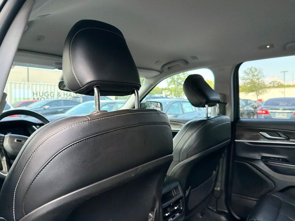 2023 Jeep Grand Cherokee Limited Black Appearance Pkg, CarFax One Owner