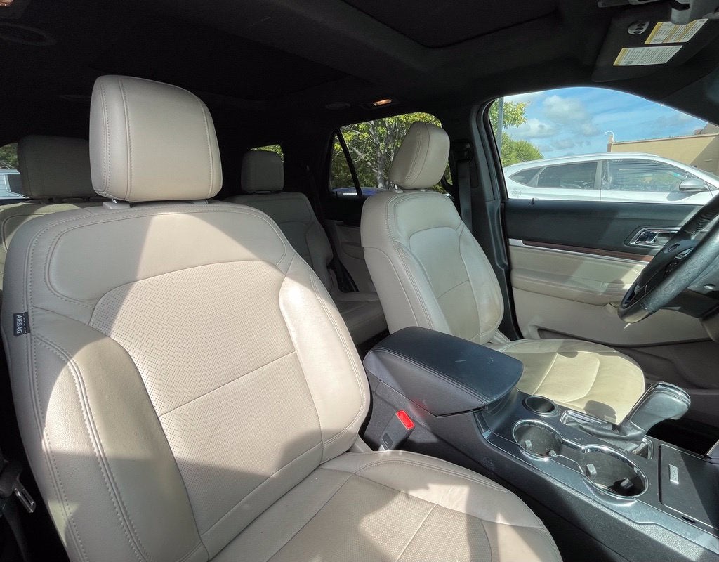 2018 Ford Explorer Limited One Owner, Clean CarFax, Leather, Moonroof, Bucket