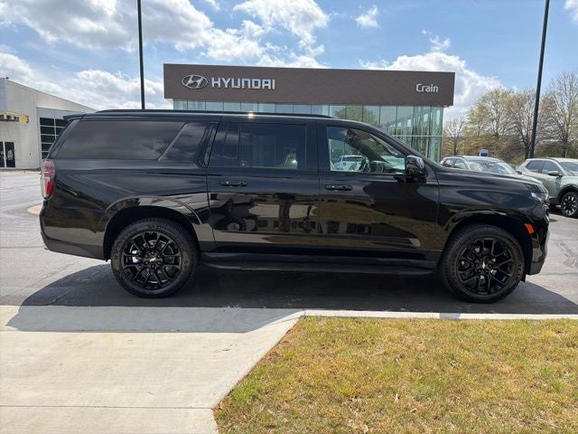 2023 Chevrolet Suburban RST