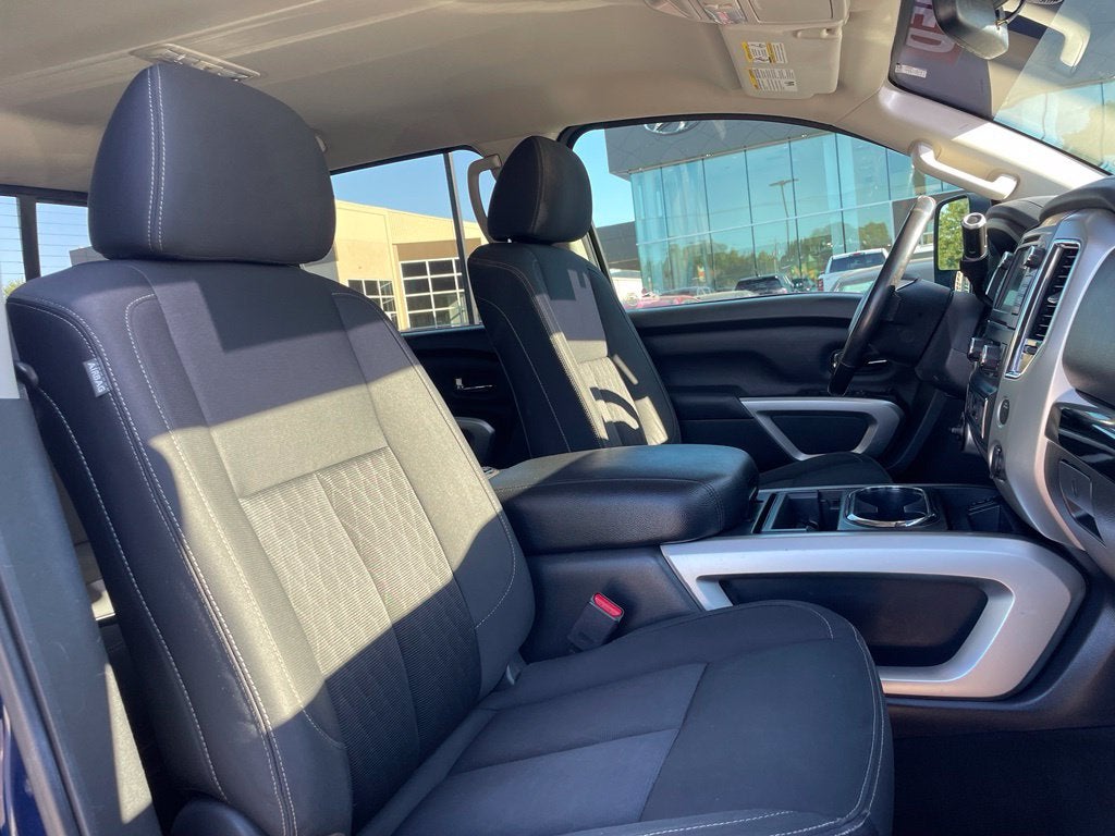 2019 Nissan Titan SV Clean CarFax, Navi, Blind Spot, CarPlay