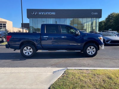 2019 Nissan Titan SV Clean CarFax, Navi, Blind Spot, CarPlay