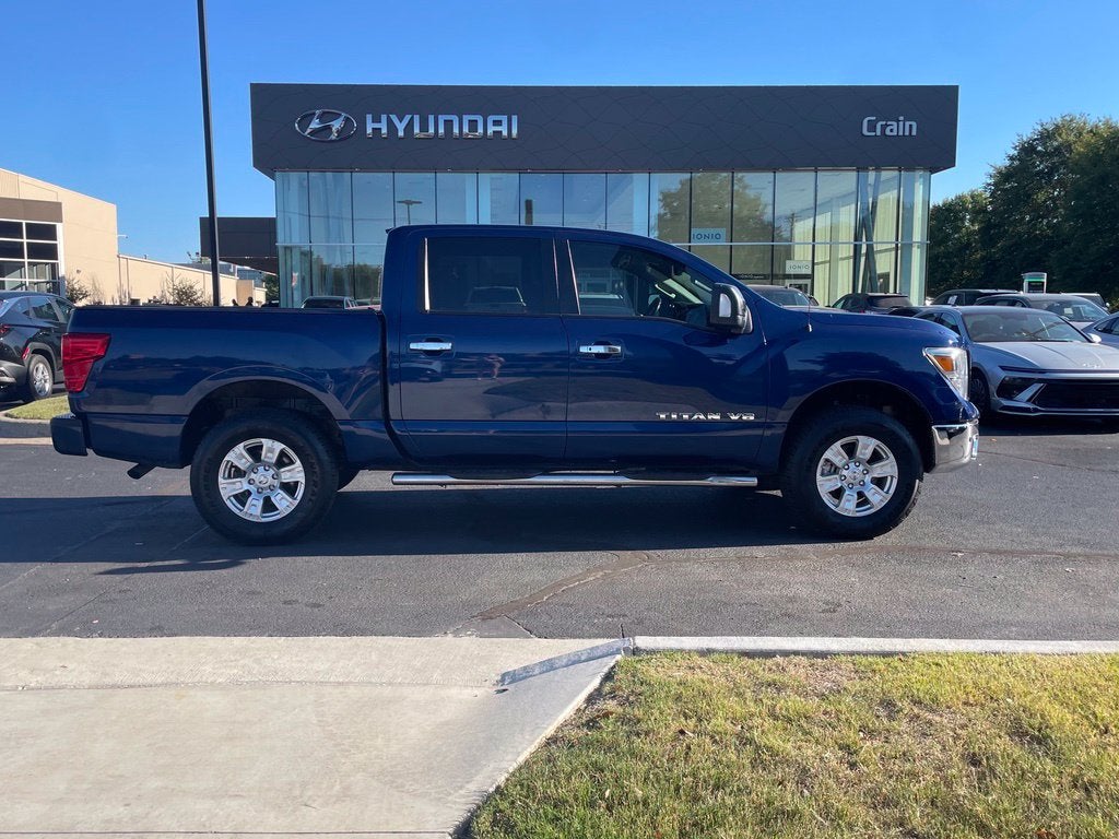 2019 Nissan Titan SV Clean CarFax, Navi, Blind Spot, CarPlay