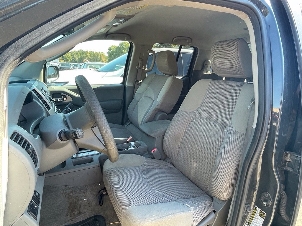 2011 Nissan Frontier SV CarFax One Owner